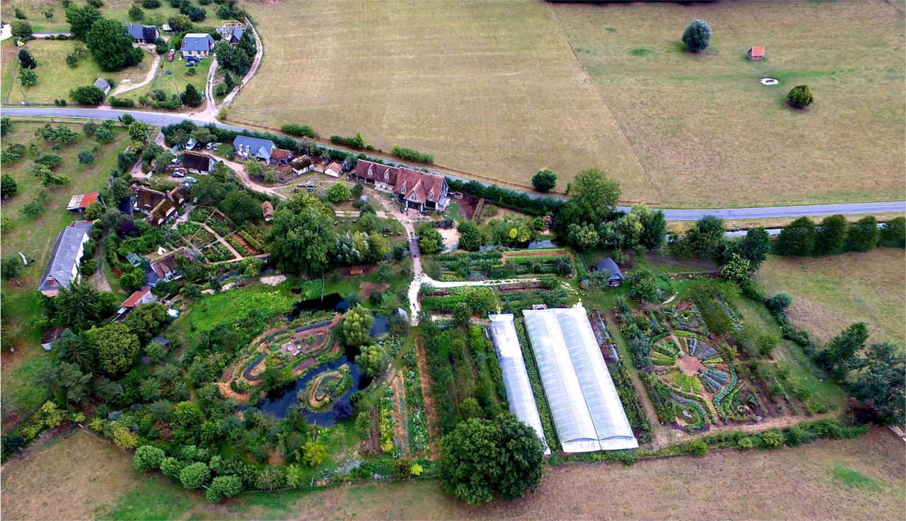 Image de la ferme du Bec Hellouin de Charles et Perrine Hervé-Gruyer